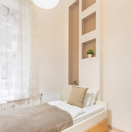 Central And Cute With 3 Rooms And Ac Budapest Extérieur photo